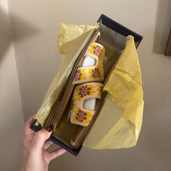 NWT Madden Girl Patterned Boho Sandals - Picture 3 of 5